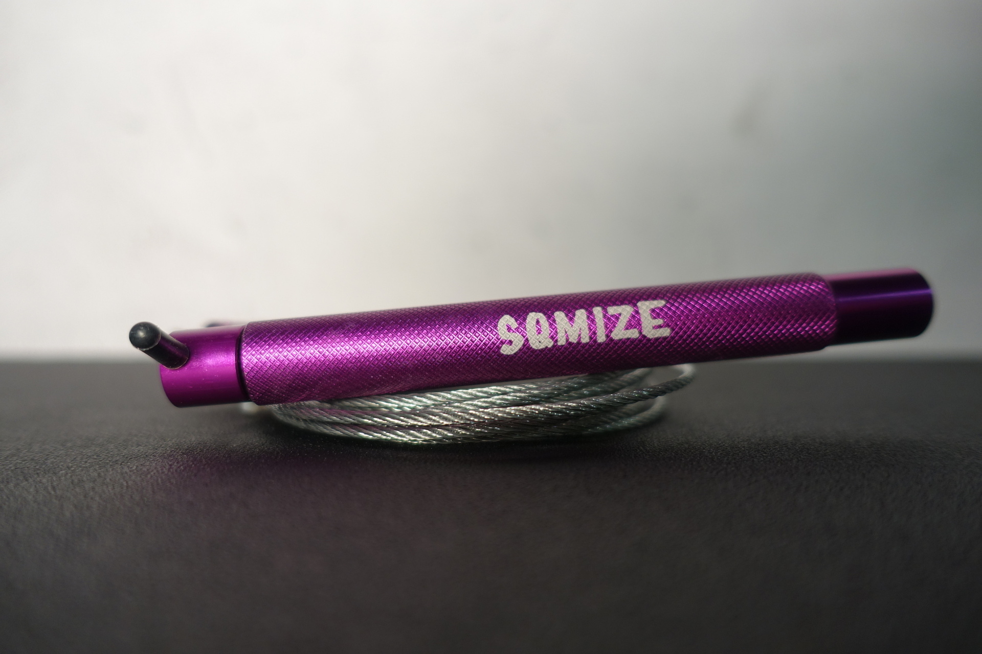 DSC01319GmeoazXnDTOMY Heavy Jump Rope SQMIZE® SRS Training Stainless Steel, Purple Edition