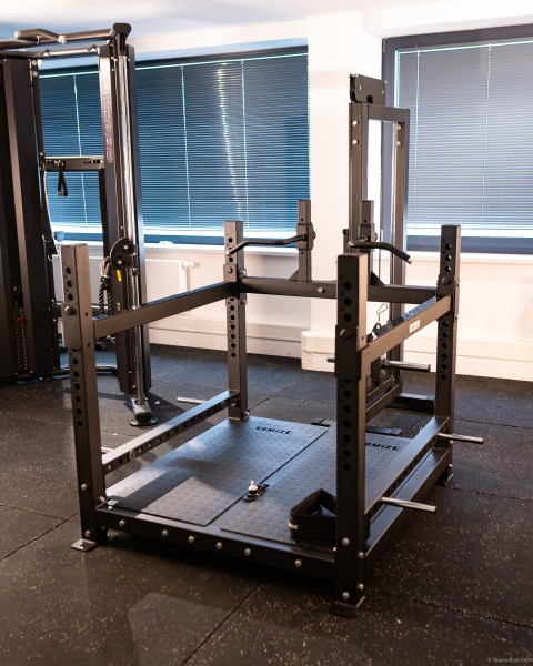 Belt Squat Machine SQMIZE® BS2800 Gym Series